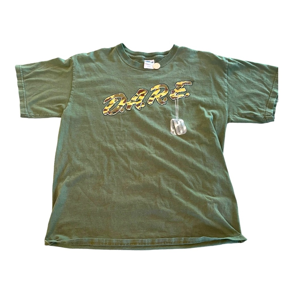 Dare Tee
Men’s size large